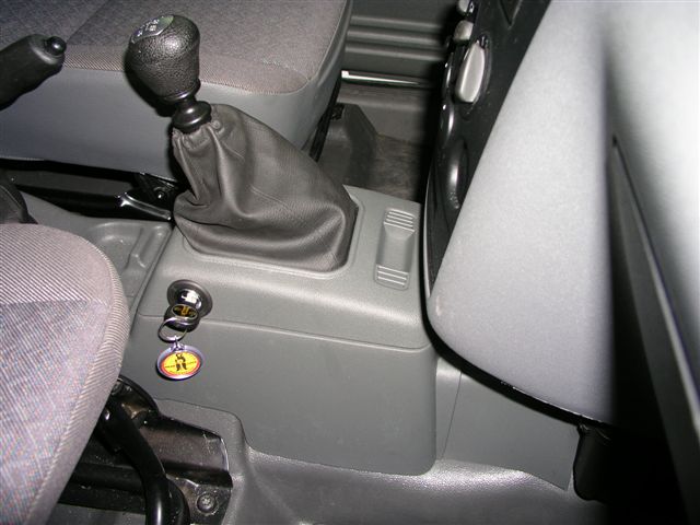 Ford Transit Connect (kézi, 5 seb., 