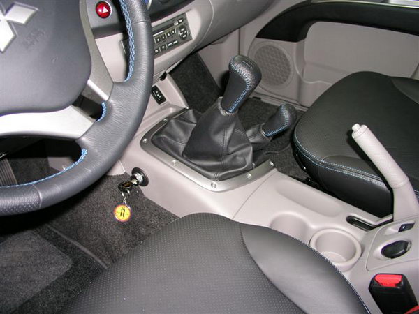 Mitsubishi L200 IV. (kézi, 5 seb., 