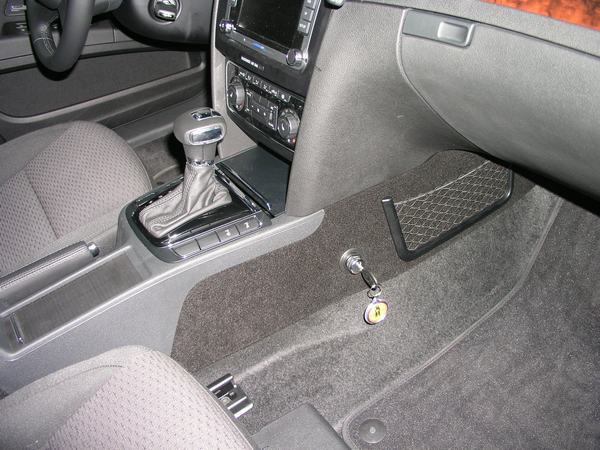 Skoda SuperB II. (automata/DSG, fehér váltókulissza) 2008-2009 /1326K/