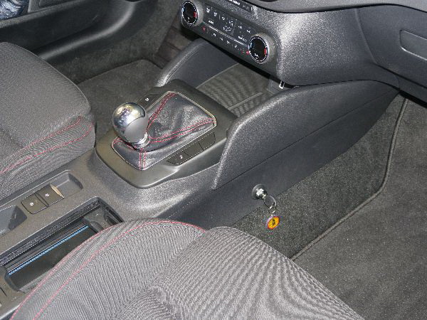 Ford Focus IV 6 seb R hatul 2018-tól 2098K 