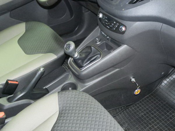 Ford Tourneo Courier (kézi, 6 seb, 