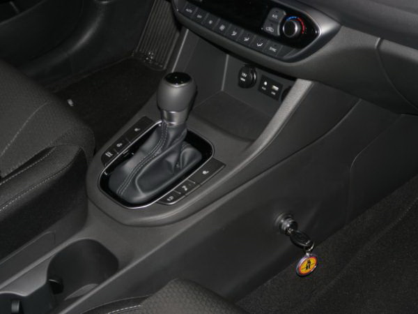 Hyundai i30 III. Automata 2017 től 2110K