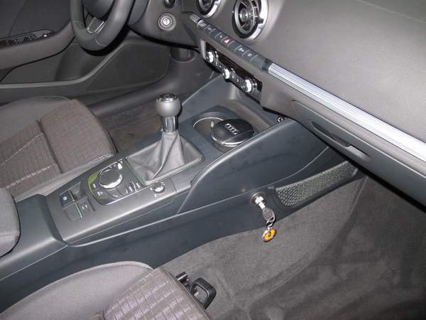 Audi A3 (8V) (kézi, 6 seb., 
