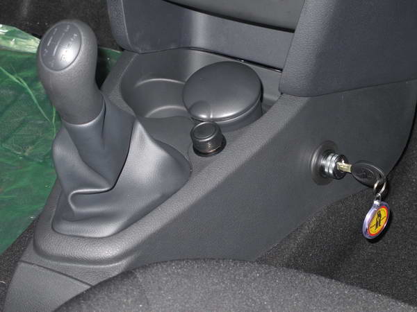 Dacia Logan II. (kézi, 5 seb., fehér váltókulissza) /1296K/