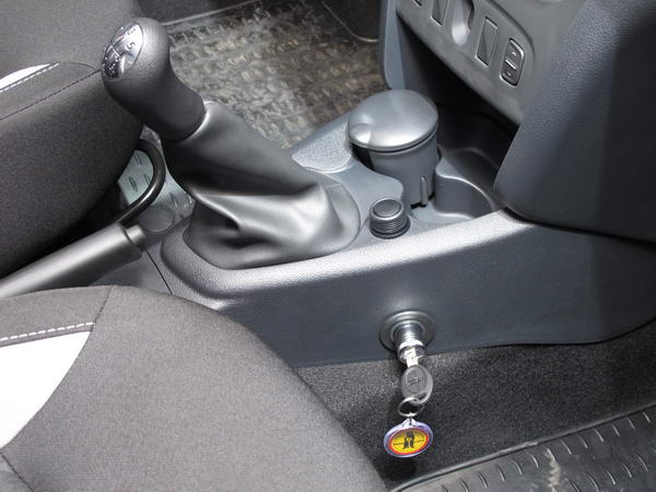Dacia Logan II. (kézi, 5 seb., fekete váltókulissza) /1131R/