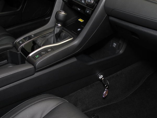 Honda Civic X. (kézi, 6 seb., 
