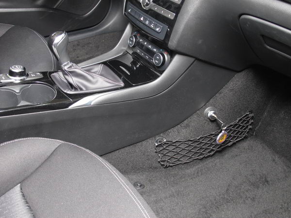 Infiniti Q30 (kézi, 6 seb., 
