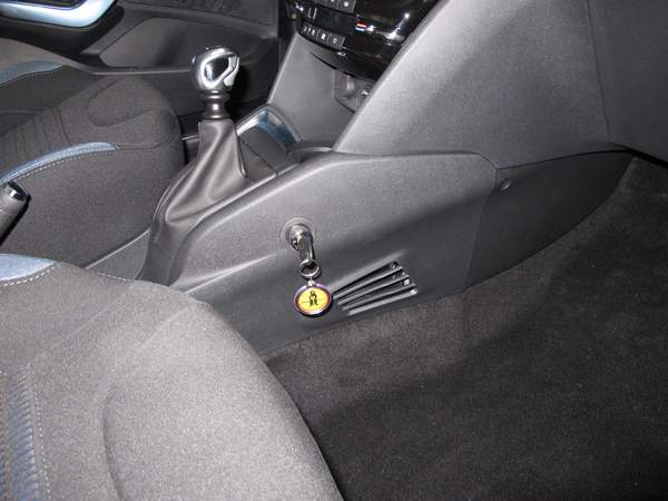 Peugeot 208 (C) (kézi, 6 seb., 
