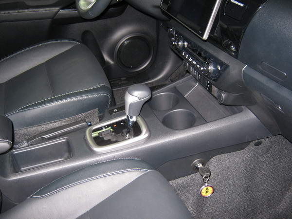 Toyota Hilux VIII. (AN120, AN130) (automata) 2015-től /1884R/