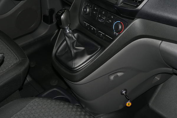 Ford Transit Connect II. (kézi, 6 seb., 