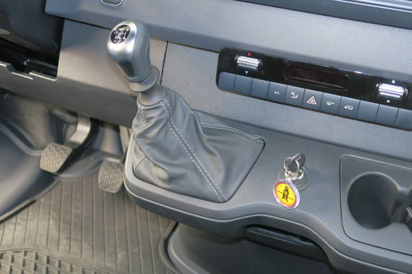 Mercedes Sprinter (kézi, 6 seb., 