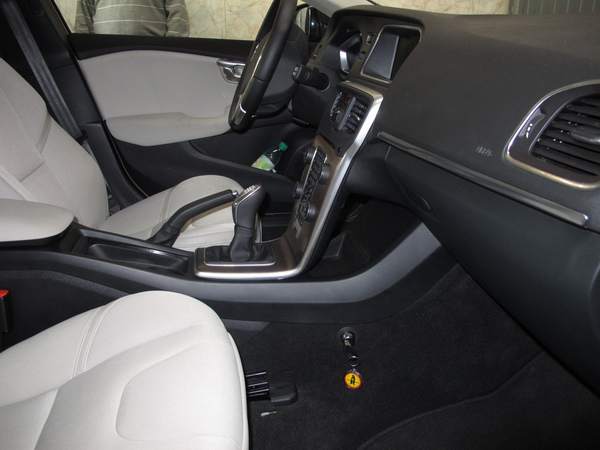 Volvo V40 II. (kézi, 6 seb. 