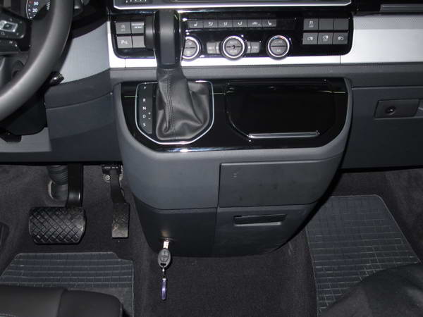 Volkswagen Transporter T6 (automata/DSG, széles boksz) 2016-tól /1871R/