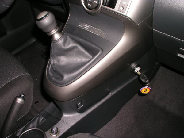 Toyota Verso 6 seb R elöl 2009 től 1363K 